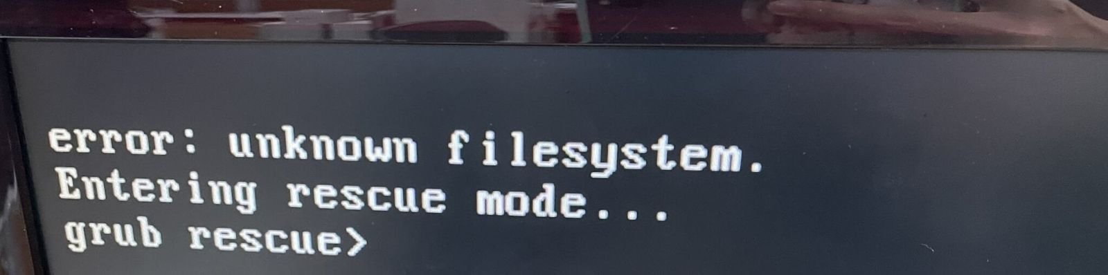 Featured image of post 【Linux】linux / ubuntu 問題解決: error: unknown filesystem. Entering rescue mode... grub rescue> grub 救援模式